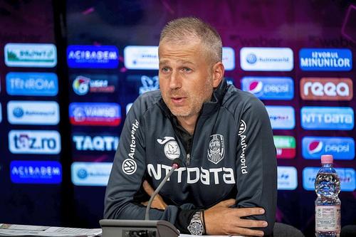 CFR Cluj s-a impus pe terenul celor de la Sepsi Sf. Gheorghe, scor 1-0, în runda secundă a play-off-ului din Liga 1. Edi Iordănescu (41 de ani) a explicat ce s-a întâmplat cu Arlauskis, înlocuit după prima repriză.