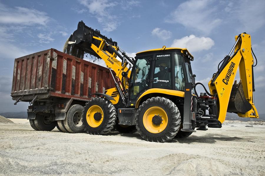 Utilitatea unui buldoexcavator și sarcinile pe care le poate îndeplini