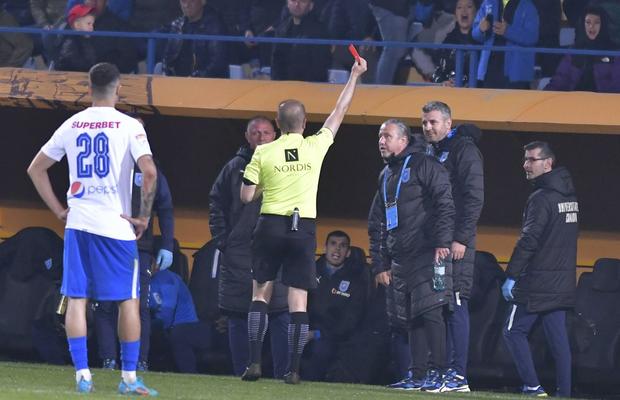 Laurențiu Reghecampf, suspendat două meciuri după eliminarea de la Farul + A venit „nota de plată” și pentru Adi Petre, după faultul dur asupra lui Pigliacelli