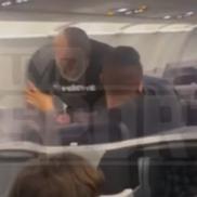 Fostul boxer Mike Tyson (55 de ani) a fost surprins lovind în mod repetat un pasager al unui zbor San Francisco - Florida. Victima a suferit o rană deschisă la nivelul frunții.