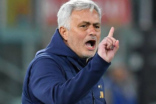 Jose Mourinho (60 de ani), antrenorul de la AS Roma, a comentat pe seama situației lui Juventus, care și-a primit înapoi cele 15 puncte pierdute în urmă cu 3 luni/ foto: Imago Images