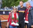 Marton Fucsovics, campion la Țiriac Open 2024, cu părinții Foto: Raed Krishan