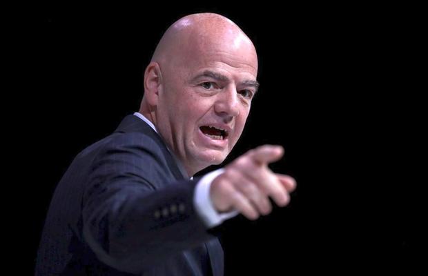 FIFA începe „războiul” cu impresarii » Planul lui Infantino prin care vrea să-i interzică definitiv în fotbal