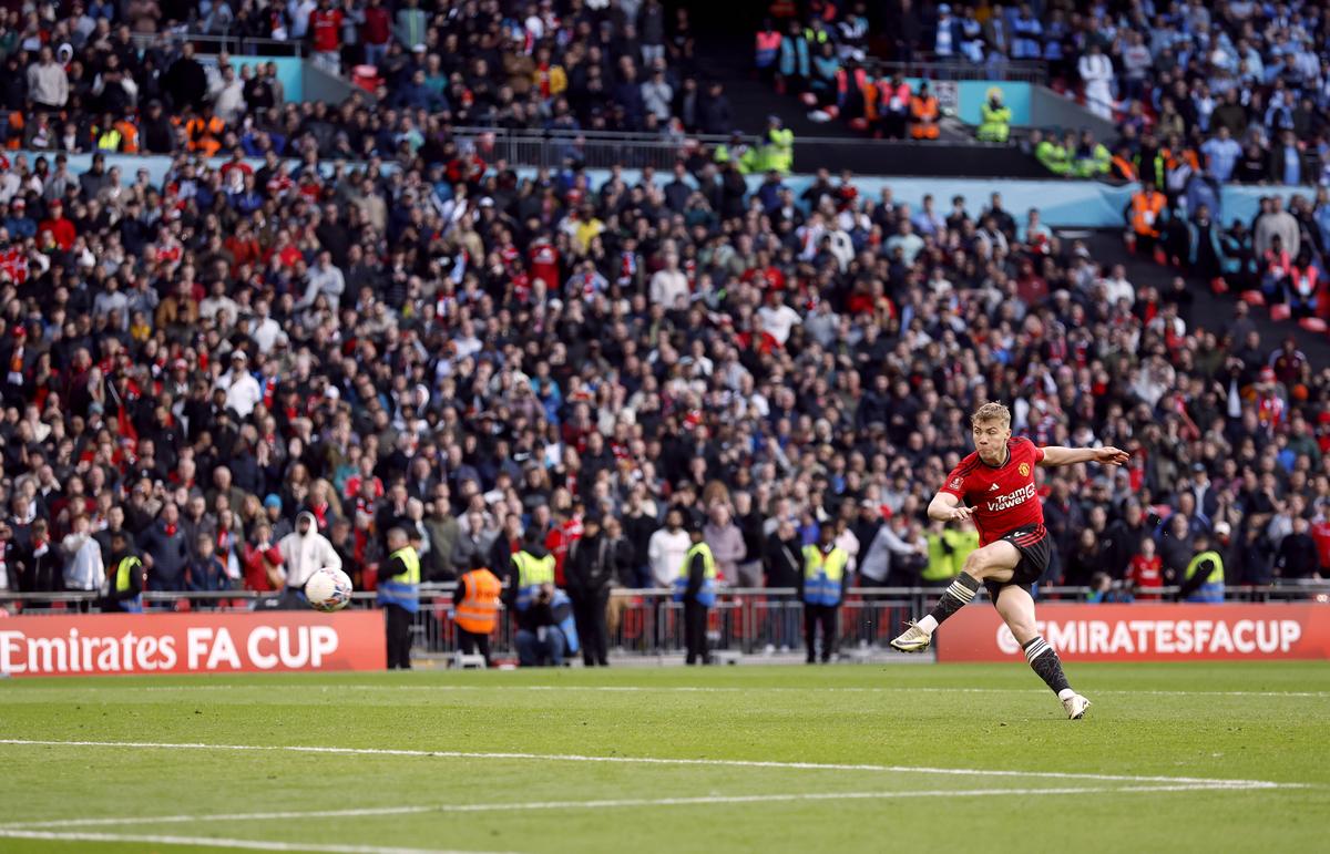 ULUITOR! Manchester United avea 3-0 pe Wembley cu echipa de liga a doua, în minutul 70: incredibil ce a urmat în semifinala Cupei Angliei