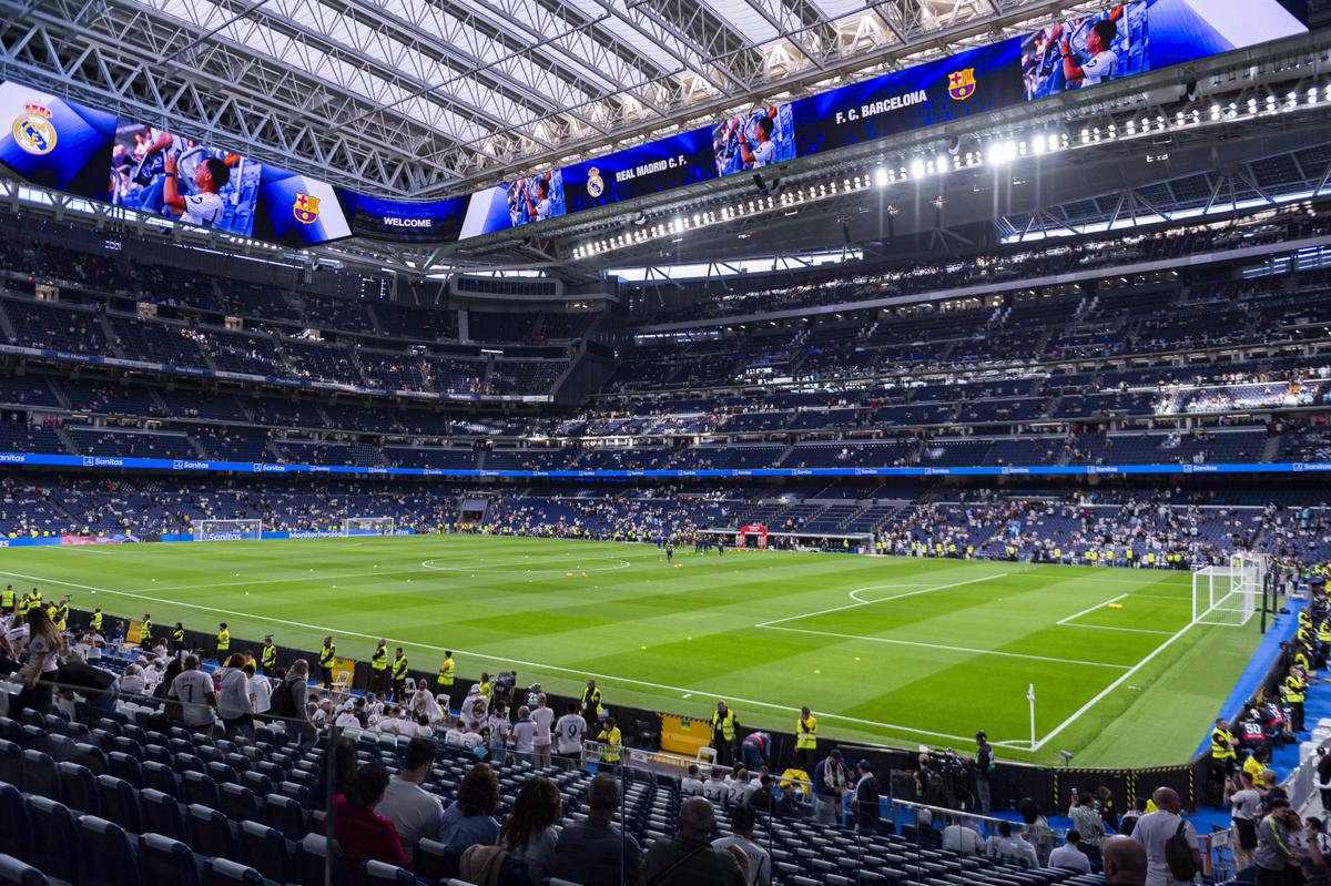 Duelul antrenorilor separați de 1.000 de meciuri: Mourinho, egalat în El Clasico » Urmașul lui Xavi revine la Madrid după 36 de ani