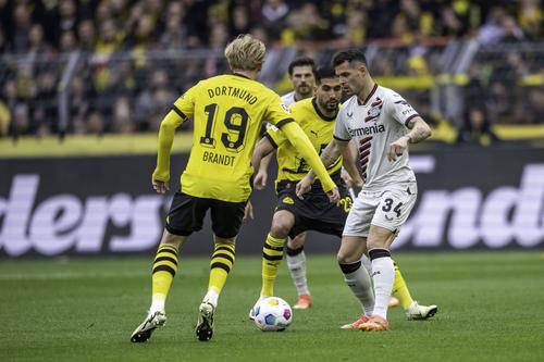 Granit Xhaka, unul dintre cei mai importanți jucători ai lui Bayer Leverkusen, va absenta cu VfB Stuttgart