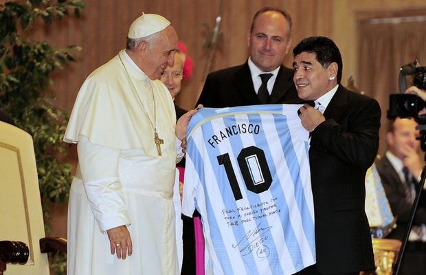 Copilul sărac din Buenos Aires și geniul fotbalului » O prietenie scrisă cu suflet: Papa Francisc și Maradona