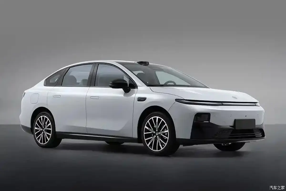 Cum arată modelul B01, primul sedan electric din catalogul Leapmotor