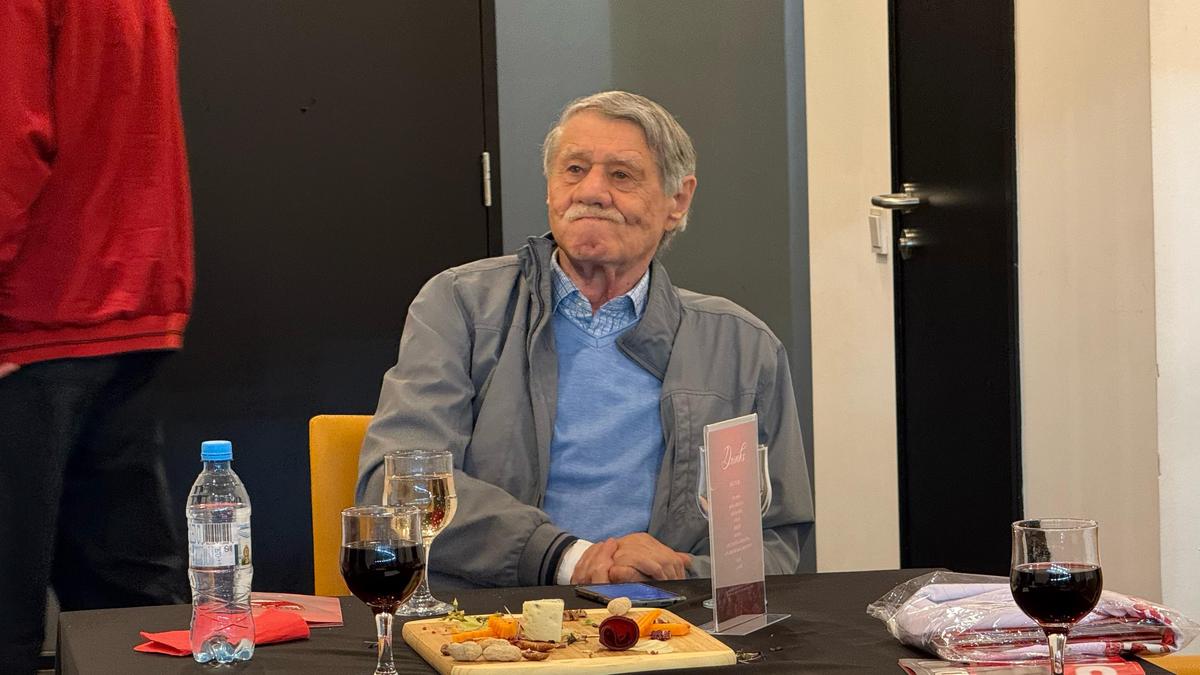 „Ne-au spus că fac economie!” » Legenda lui Dinamo a rămas pe dinafară și-și strigă decepția: „Dezamăgit și supărat! Au luat hotărârea asta”. Reacția clubului pentru GSP
