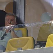 Dan Bittman, solistul formaţiei Holograf şi unul dintre cei mai mari suporteri ai FCSB, prezent la Dinamo - Universitatea Craiova. Foto: Ionuț Iordache (GSP)