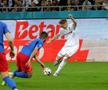 Fostul internațional Basarab Panduru (54 de ani) consideră că ultimul gol marcat de Louis Munteanu (22) în FCSB - CFR Cluj, scor 3-2, putea să fie anulat.