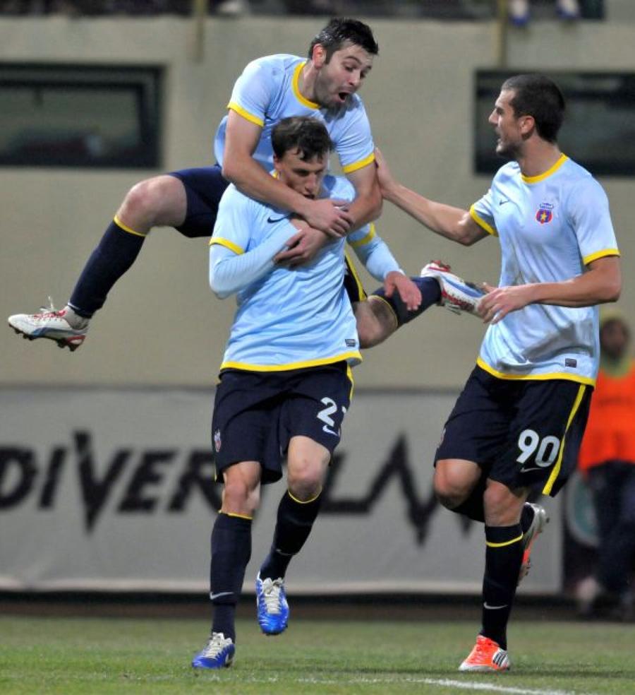 Vlad Chiricheș la meciul în care a marcat primul gol în Liga 1 Vlad Chiricheș nu mai înscrisese în Liga 1 de 4.524 de zile » O statistică gri îi dă coșmaruri în continuare