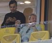 Dan Bittman, solistul formaţiei Holograf şi unul dintre cei mai mari suporteri ai FCSB, prezent la Dinamo - Universitatea Craiova. Foto: Ionuț Iordache (GSP)