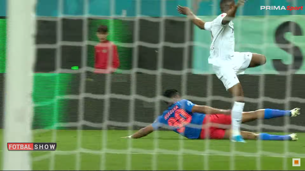 faza reușită de Ngezana în FCSB - CFR Cluj
