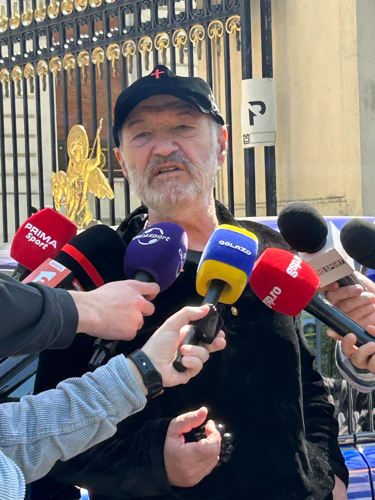 Gigi Becali a apărut la Palat cu noul supercar de 500.000 de euro: „Este cea mai bună dintre toate, doar cu ea mai merg”