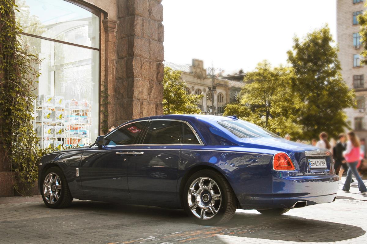 Rolls-Royce Ghost Black Badge 2021 - mașina lui Gigi Becali