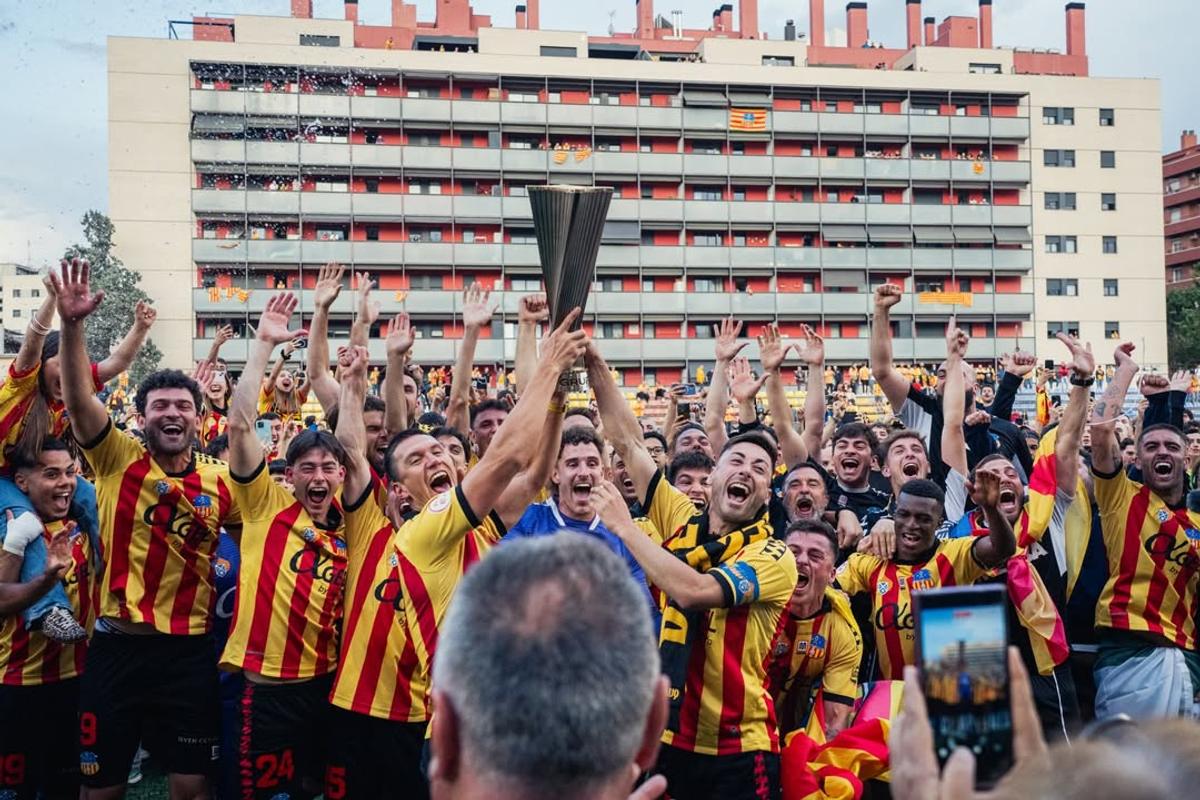 Sant Andreu a promovat în liga a treia din Spania + imagini cu stadionul