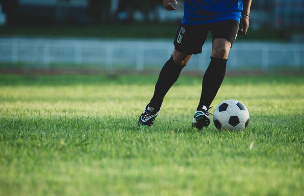 Cum eviți reparațiile frecvente la terenuri sportive cu gazon artificial