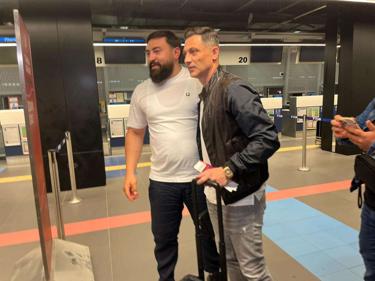 Mirel Rădoi și staff-ul lui, la plecarea din România