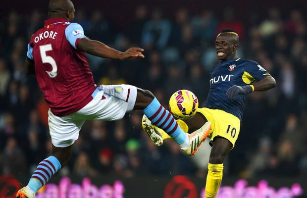 Fost jucător al lui Aston Villa anchetat! Cartonaș galben suspect + câștiguri de peste un milion la pariuri