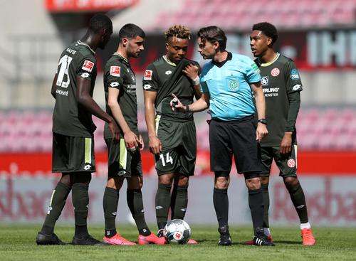 Două etape de Bundesliga, omagiu pentru victimele coronavirusului