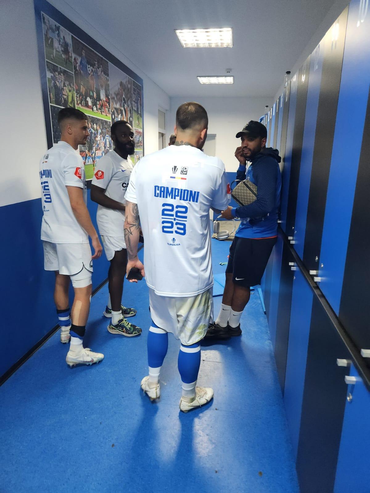 Petrecere în vestiar după Farul - FCSB, Hagi protagonist