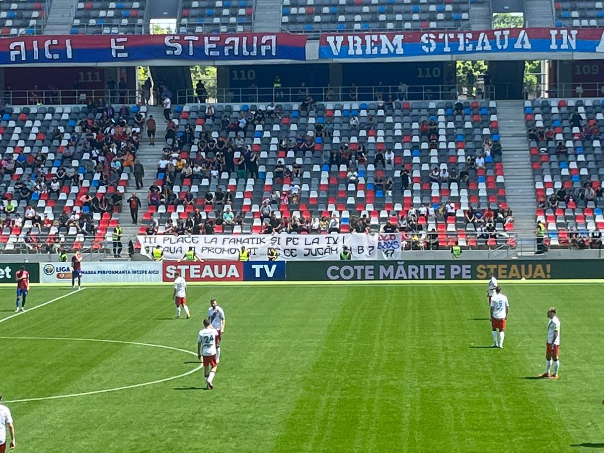 Fanii CSA Steaua, mesaje dure către Florin Talpan și conducerea clubului: „Circ ieftin la TV ai etalat / Privim versiunea 2.0 de la Palat”