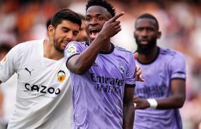 Valencia - Real Madrid s-a terminat după 107 minute! Incident rasist cu Vinicius + brazilianul, eliminat în final