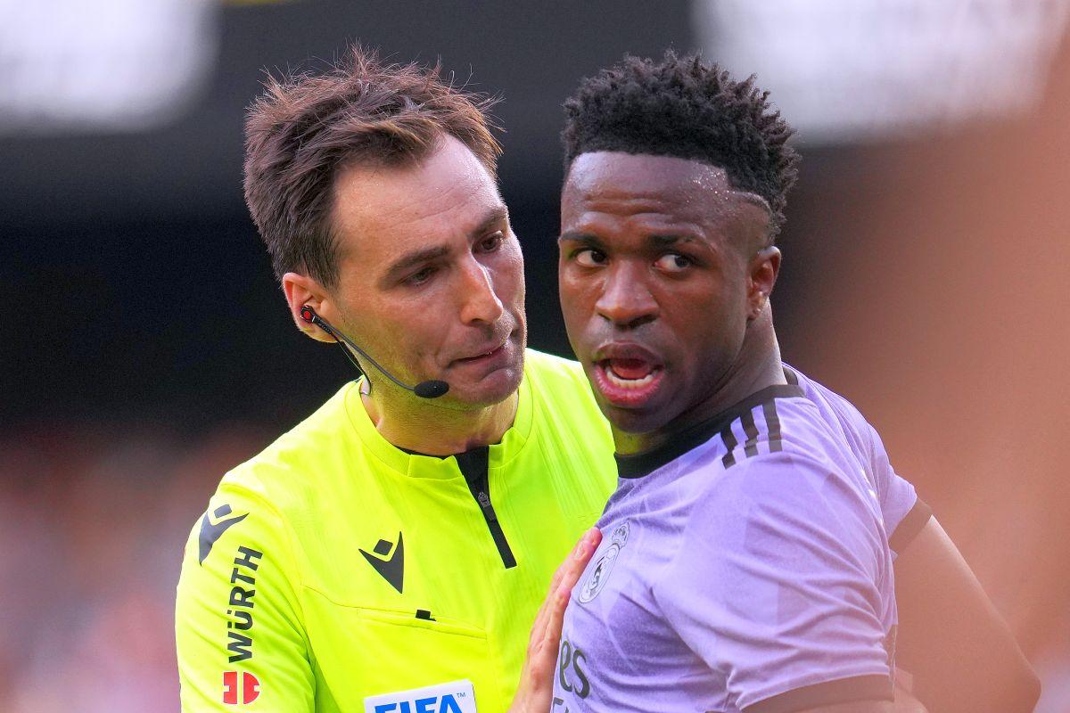 Valencia - Real Madrid - 21 mai 2023  »  Imagini spectaculoase din duelul „liliecilor” cu „Los Blancos” + Vinicius, din noua ținta rasismului