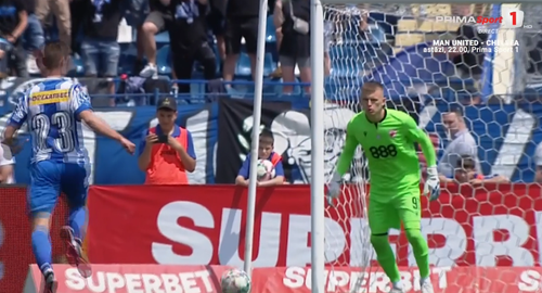 Robert Ion (22 de ani, mijlocaș ofensiv) a deschis scorul în meciul Poli Iași - Dinamo, în minutul 9, după o gafă uriașă a portarului Filip Dujmovic (24).