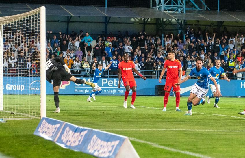 Golul de 2-2 marcat de Tudor Băluță în minutul 59 al meciului Farul - FCSB a fost prefațat de o fază contestată de oaspeți. Reluările îi dau dreptate lui Radu Petrescu.