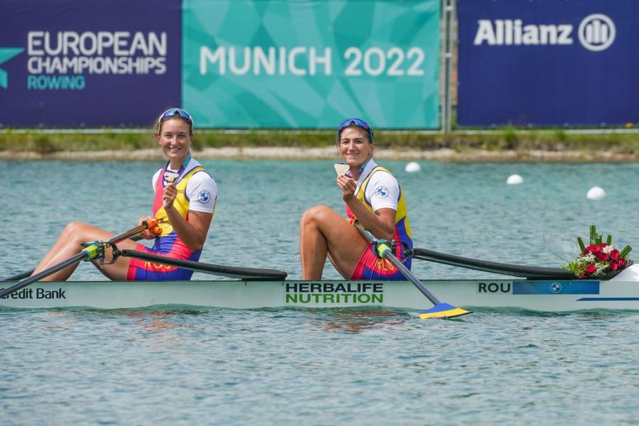Canotorii sunt cu gândul la medalii » Reunire „în familie” cu 4 zile înainte de Europenele din Slovenia: „Vrem să doborâm și recordul mondial”