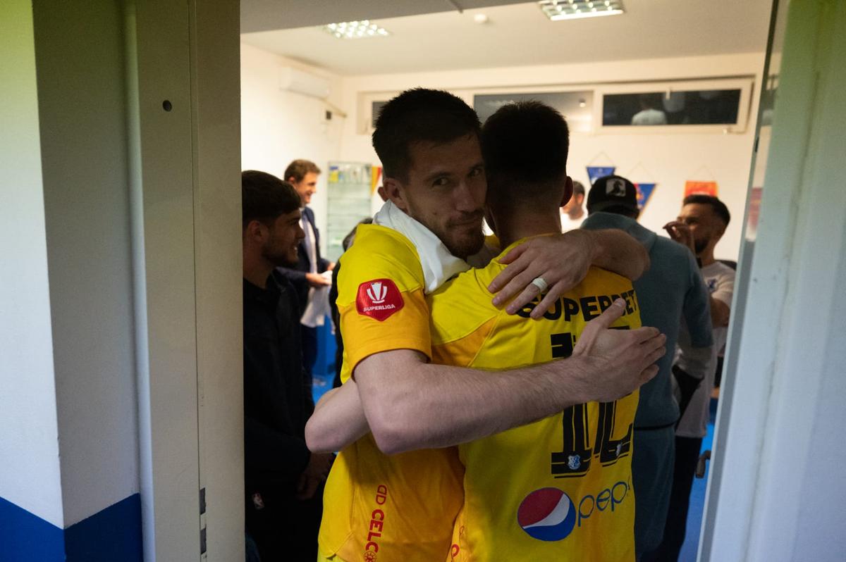 Petrecere în vestiar după Farul - FCSB, Hagi protagonist