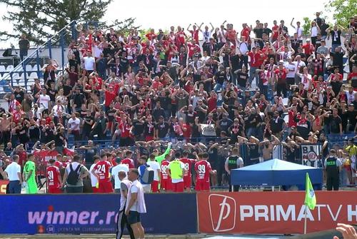 Mesajul suporterilor după ce Dinamo a ratat promovarea directă: ce le-au spus jucătorilor care au mers la galerie