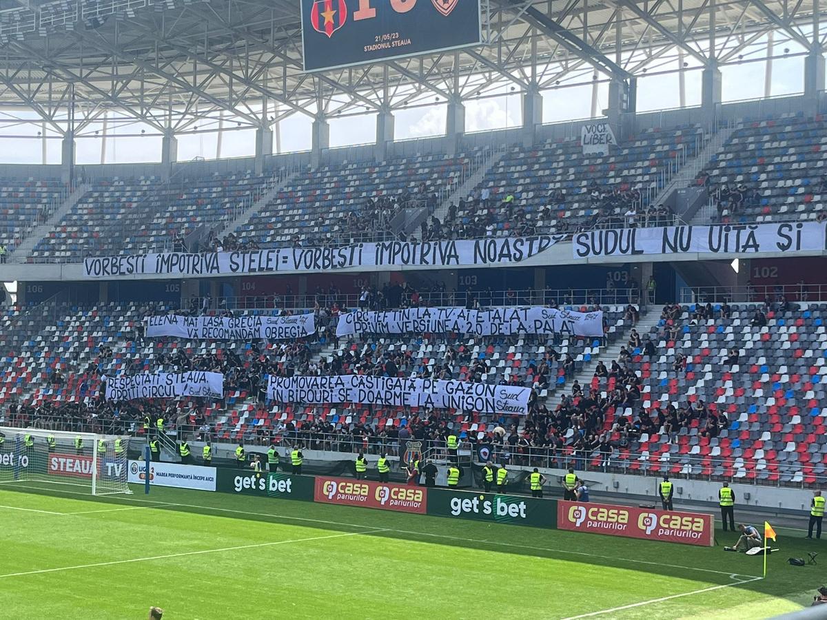 Fanii CSA Steaua, mesaje dure către Florin Talpan și conducerea clubului: „Circ ieftin la TV ai etalat / Privim versiunea 2.0 de la Palat”