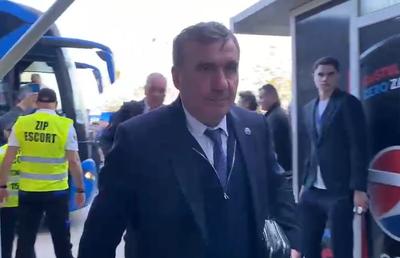 „Campionii, campionii!” » Imagini de la sosirea echipelor la stadion: ce a făcut Hagi la coborârea din autocar + cum a fost primită FCSB