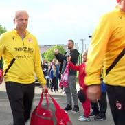 Un puști dinamovist a simțit că Dennis Politic va reuși o dublă în meciul cu Csikszerda / Captură GSP Video