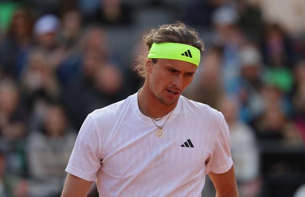 Emoții pe drumul spre Paris: Zverev și alți jucători de tenis au fost într-un avion lovit de fulger!