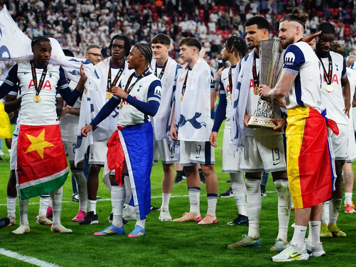 Radu Drăgușin, câștigător de Europa League