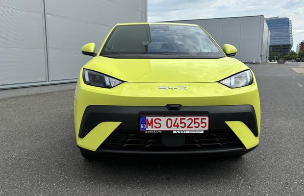 BYD Dolphin Surf s-a lansat oficial în România! Care sunt cele trei modele din gamă și cât costă „mașina urbană a anului 2025”