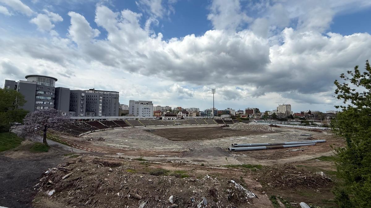 Sapă fundația pentru noul stadion Dinamo, înainte să fie dărâmat tot vechiul stadion! Ce urmează în arena din Ștefan cel Mare
