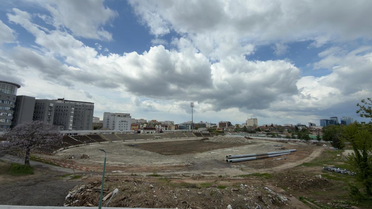 Sapă fundația pentru noul stadion Dinamo, înainte să fie dărâmat tot vechiul stadion! Ce urmează în arena din Ștefan cel Mare