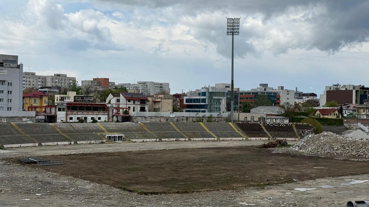 Sapă fundația pentru noul stadion Dinamo, înainte să fie dărâmat tot vechiul stadion! Ce urmează în arena din Ștefan cel Mare