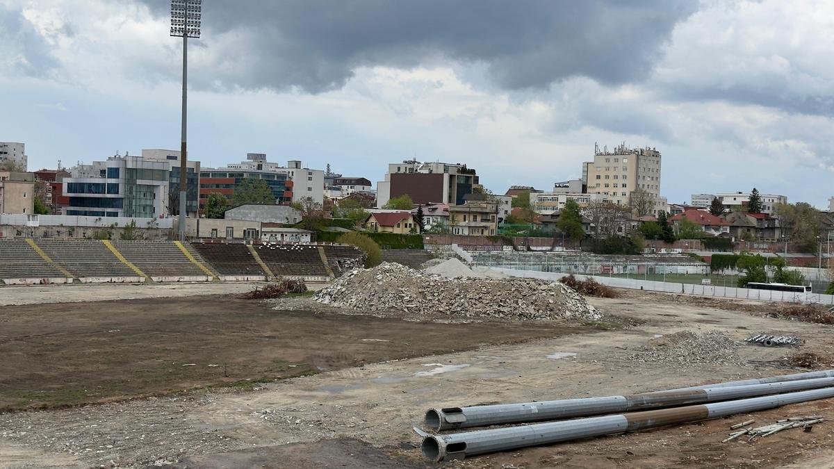 Sapă fundația pentru noul stadion Dinamo, înainte să fie dărâmat tot vechiul stadion! Ce urmează în arena din Ștefan cel Mare