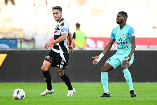 Poulolo, dreapta, va pleca de la UTA, foto: Imago Images