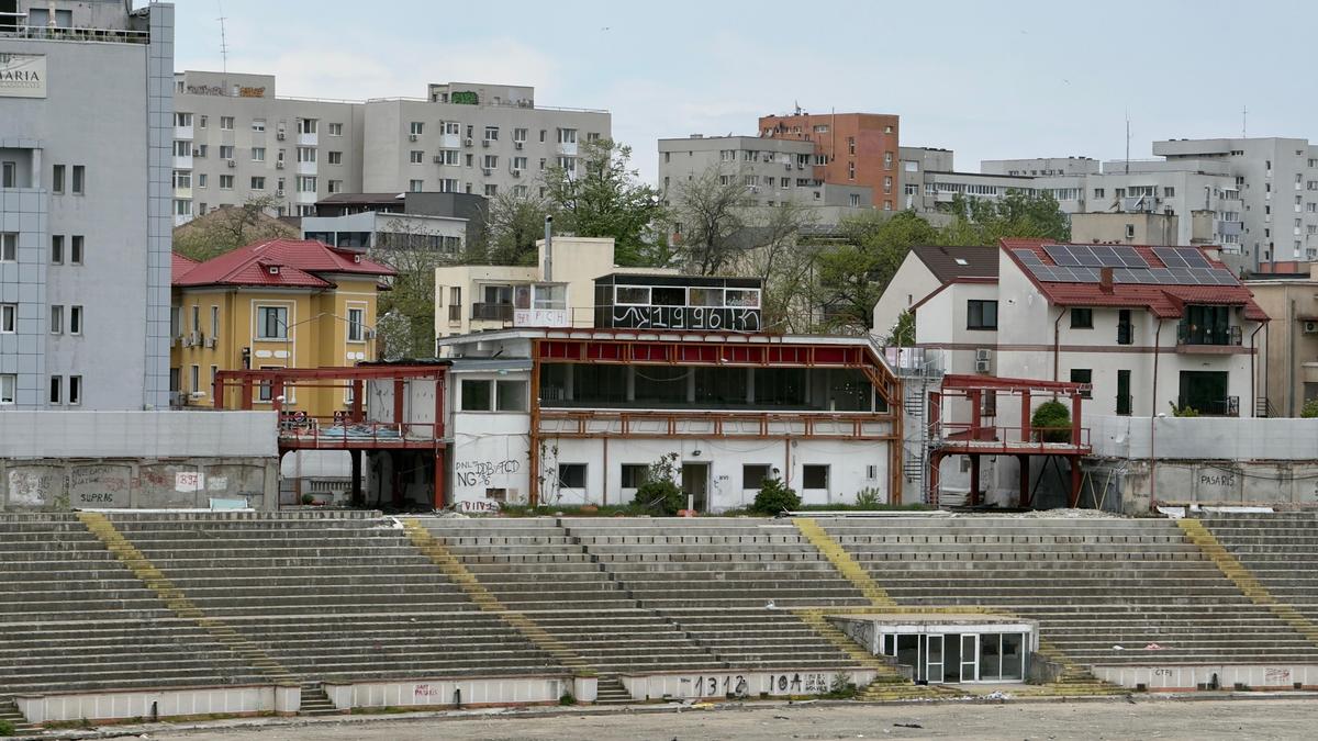 Sapă fundația pentru noul stadion Dinamo, înainte să fie dărâmat tot vechiul stadion! Ce urmează în arena din Ștefan cel Mare