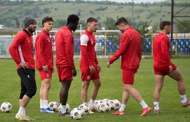 Probleme mari înaintea barajului pentru Superligă