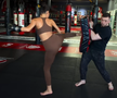 Ramona Olaru, antrenament în sala de kickboxing / foto: Facebook @Mihai Zmarandescu