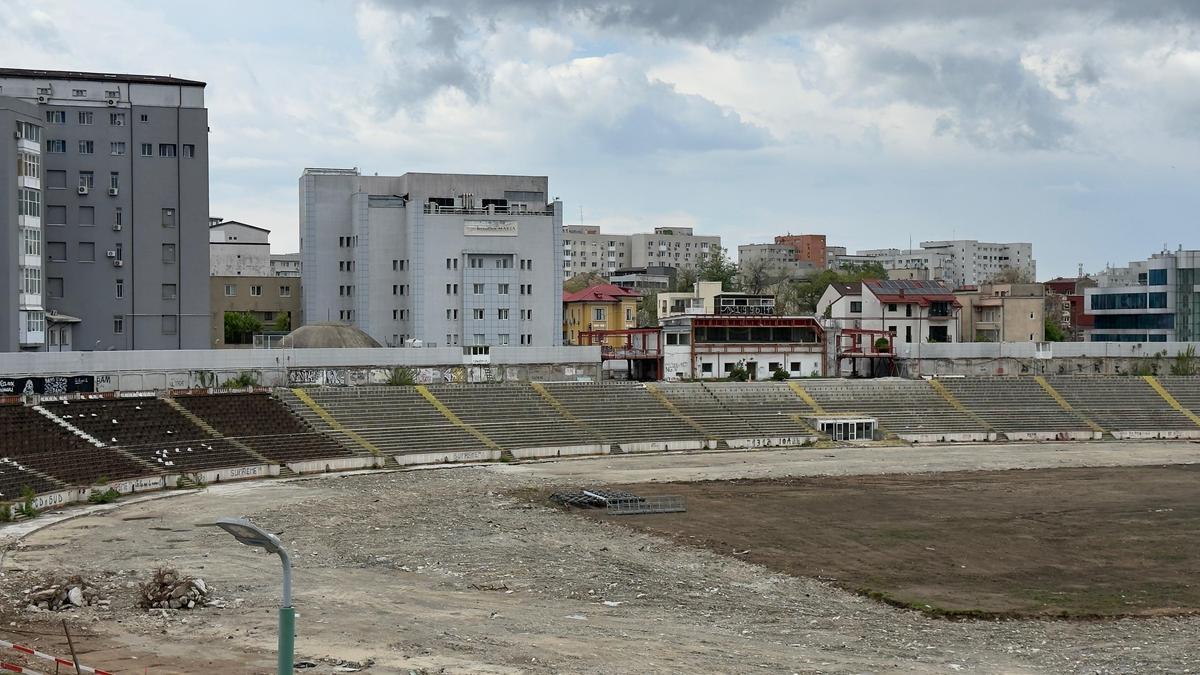 Sapă fundația pentru noul stadion Dinamo, înainte să fie dărâmat tot vechiul stadion! Ce urmează în arena din Ștefan cel Mare