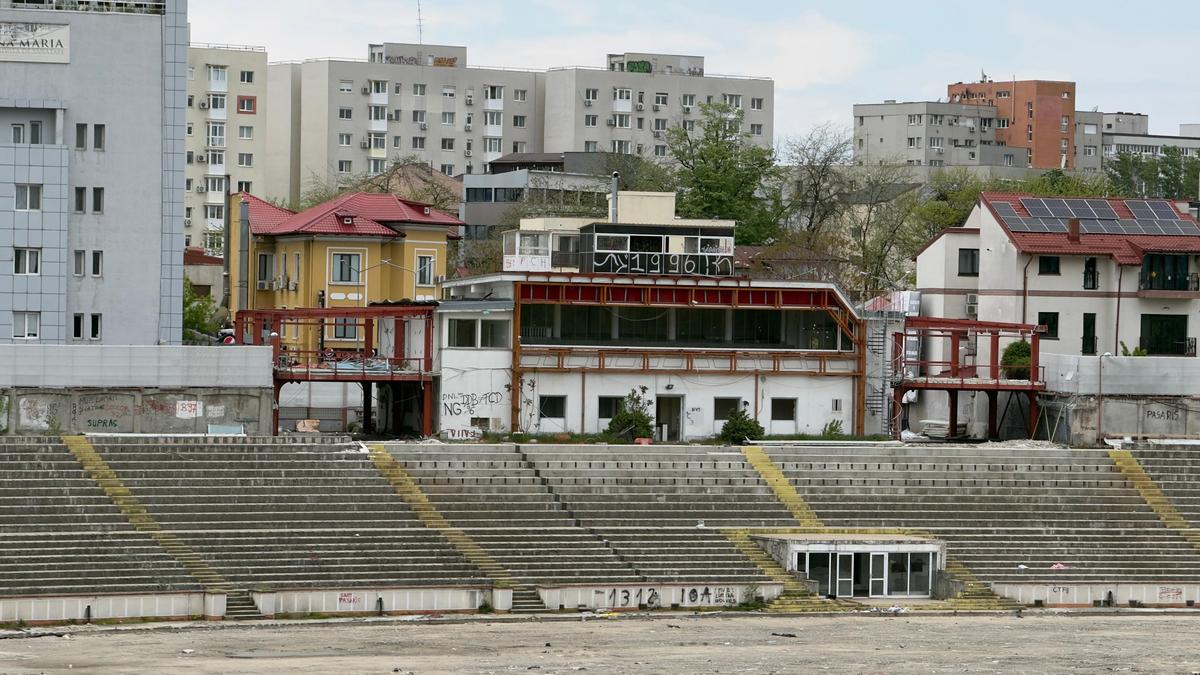 Sapă fundația pentru noul stadion Dinamo, înainte să fie dărâmat tot vechiul stadion! Ce urmează în arena din Ștefan cel Mare
